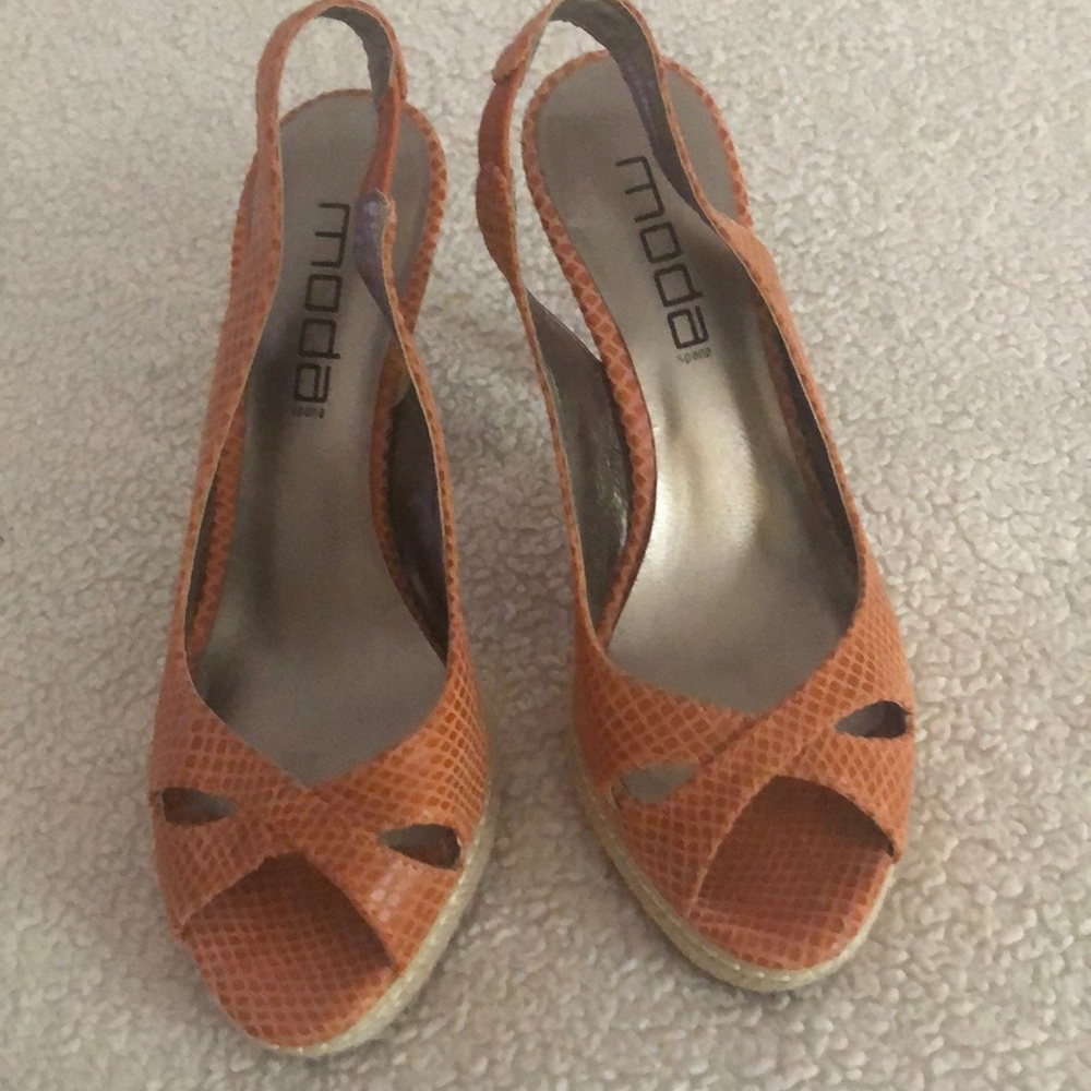 Beautiful spring/summer heels - Picture 2 of 3